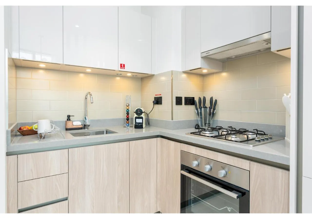 迪拜Charming 1Br With Cozy Balcony At Sobha Waves By Vibel公寓